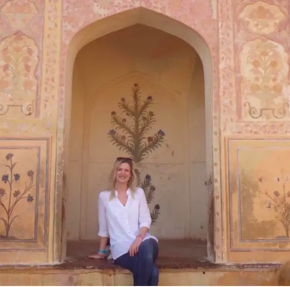 Female Travel Clothes For Safety